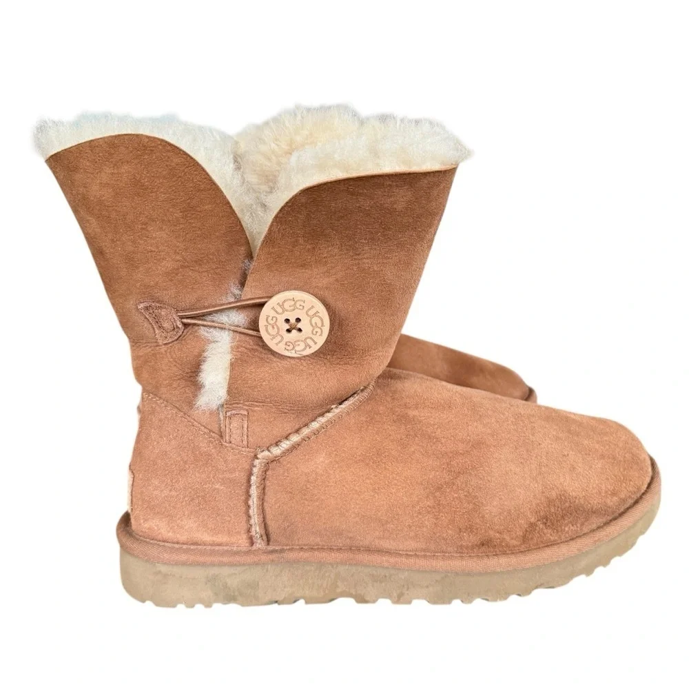 UGG | Shoes | Ugg Cream Bailey Boots Shearling Lining | Poshmark display picture 3